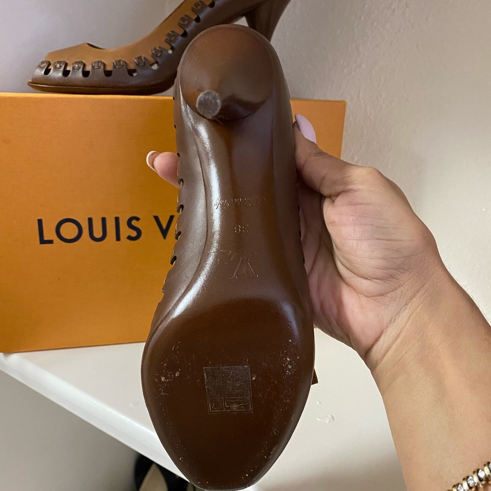 Louis Vuitton peep toe